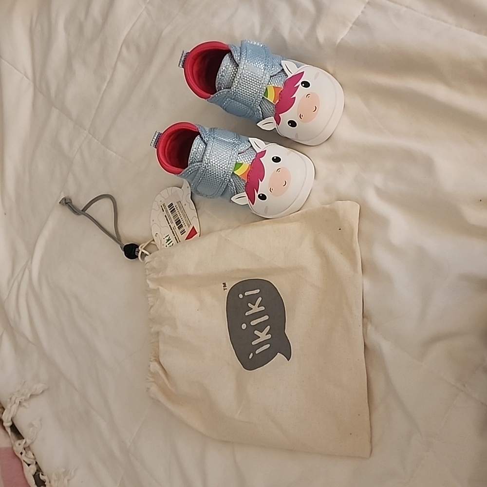 Ikiki duchess bubblegum sparkle shoes